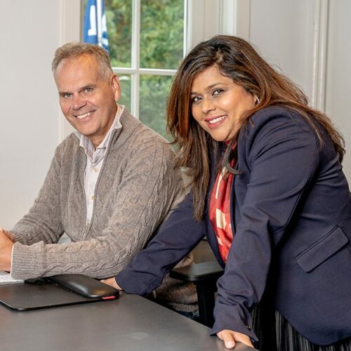 Legian - Dick Hoogendoorn en Nandenie Moenielal